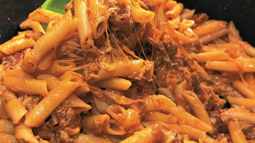 Macarrones con salsa de carne y chorizo caseros, receta de Cocina con Flory