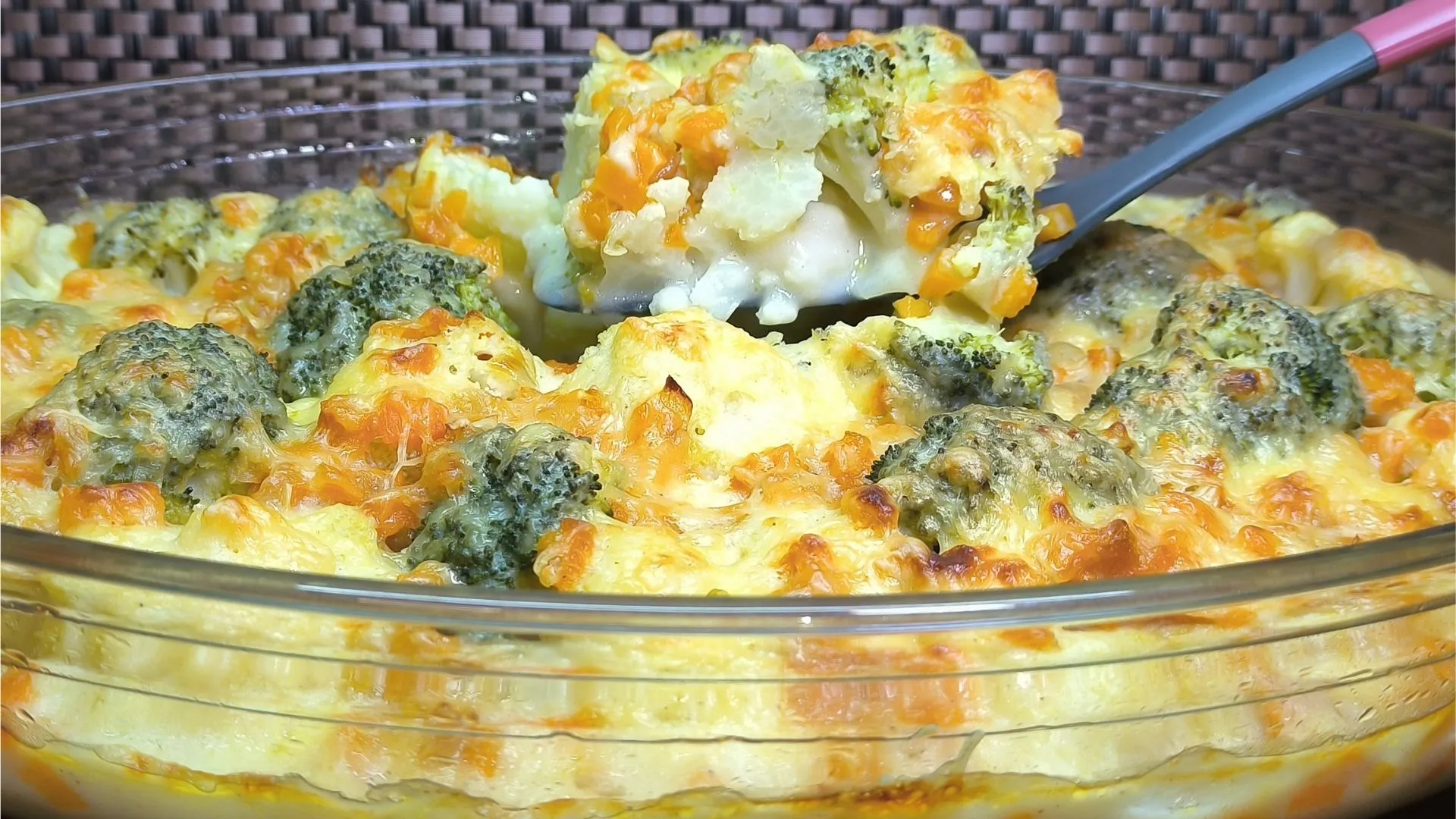 Pastel salado de brócoli y coliflor al horno, receta saludable de Cocina con Flory